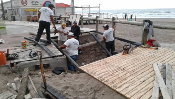 Trabajos ininterrumpidos de mantenimiento de la rambla de madera