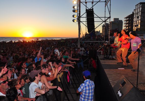 La Bersuit Vergarabat y una tarde de playa de la cabeza
