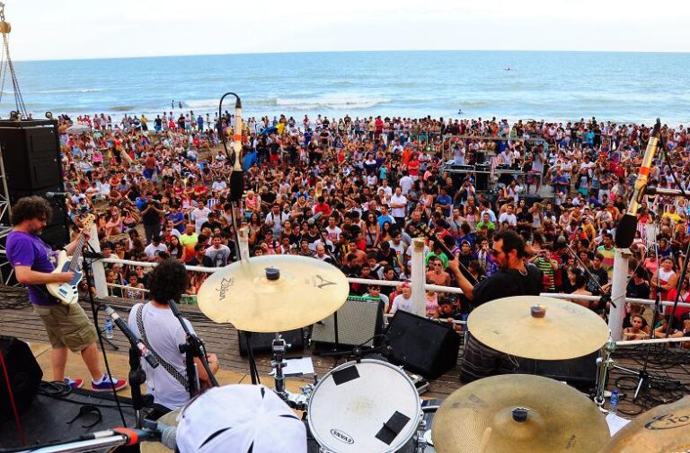 Nonpalidece inaugura los recitales al atardecer en la playa