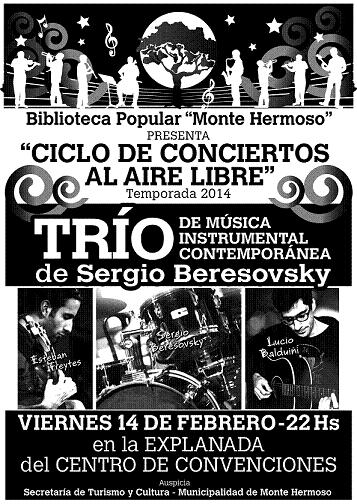Música contemporánea instrumental en concierto, al aire libre